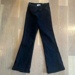 Frame stretch flare black denim, size 0